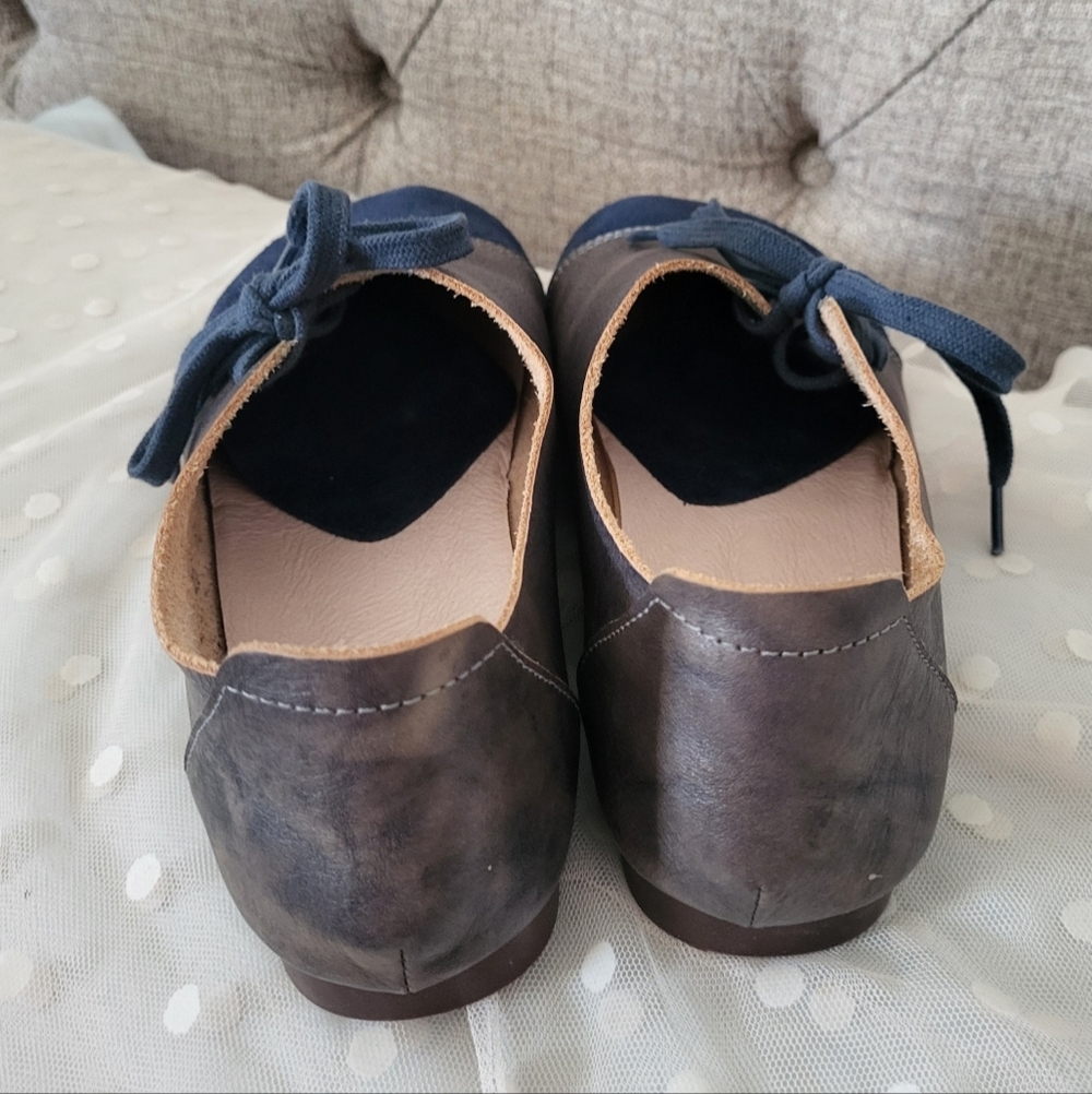 Cute flexible blue & gray shoe - Picture 4 of 9